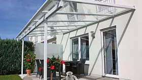 Terrassendach weiß ohne außen Gläser